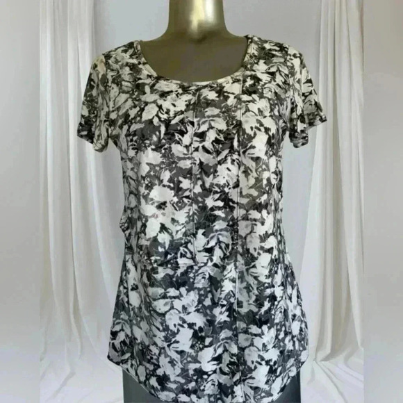 FREE 💟Short Sleeve Layered Top - Picture 1 of 14